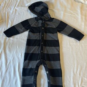 GAP Black and Gray Striped Kids knit Footie - Romper/Jumpsuit